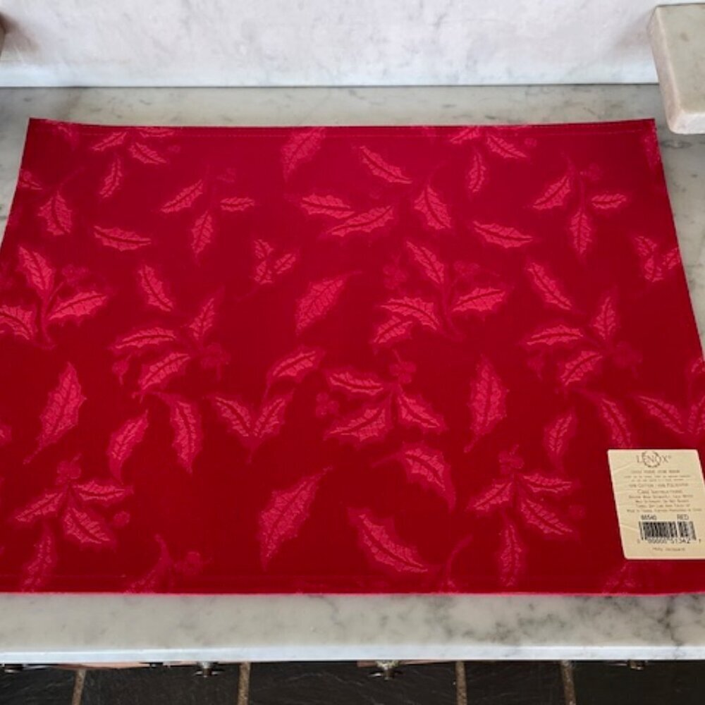 LENOX Holly Jacquard Damask Red Placemats (4) - Picture 7 of 11